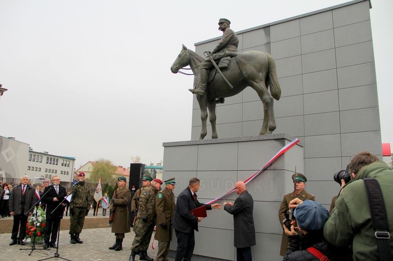 Odsłonięcie pomnika J. Piłsudskiego w Nowym Sączu