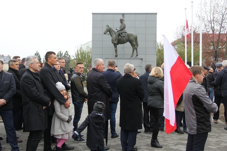 Odsłonięcie pomnika J. Piłsudskiego w Nowym Sączu