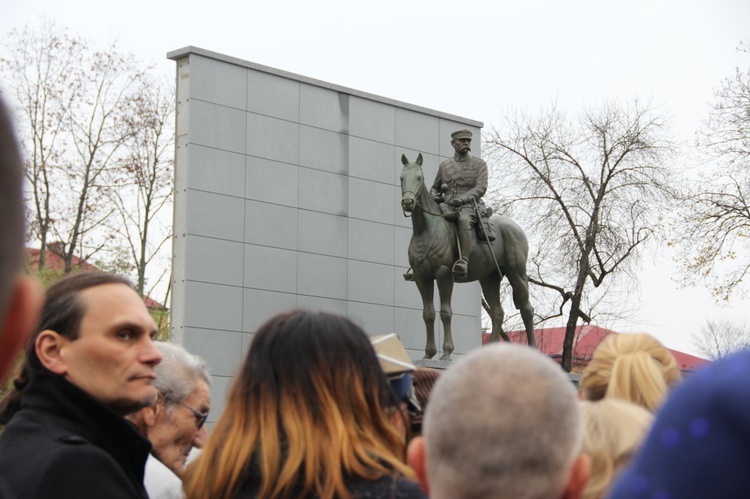 Odsłonięcie pomnika J. Piłsudskiego w Nowym Sączu