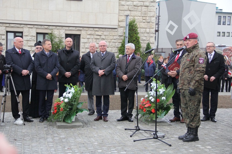 Odsłonięcie pomnika J. Piłsudskiego w Nowym Sączu