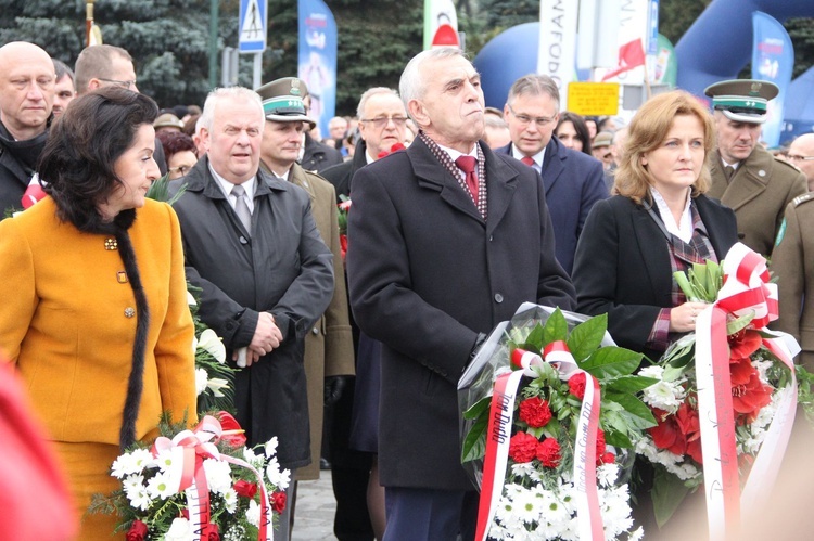 Odsłonięcie pomnika J. Piłsudskiego w Nowym Sączu