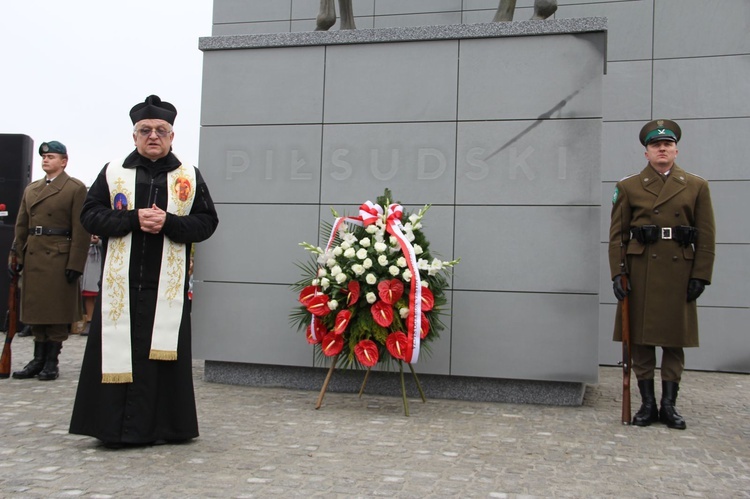 Odsłonięcie pomnika J. Piłsudskiego w Nowym Sączu