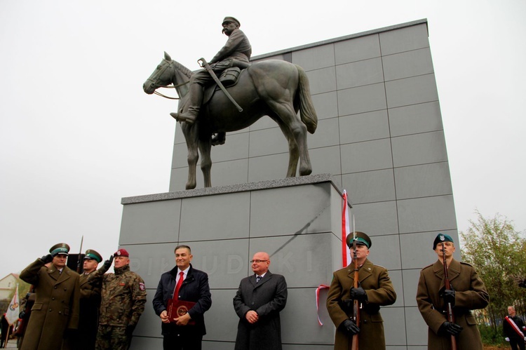 Odsłonięcie pomnika J. Piłsudskiego w Nowym Sączu