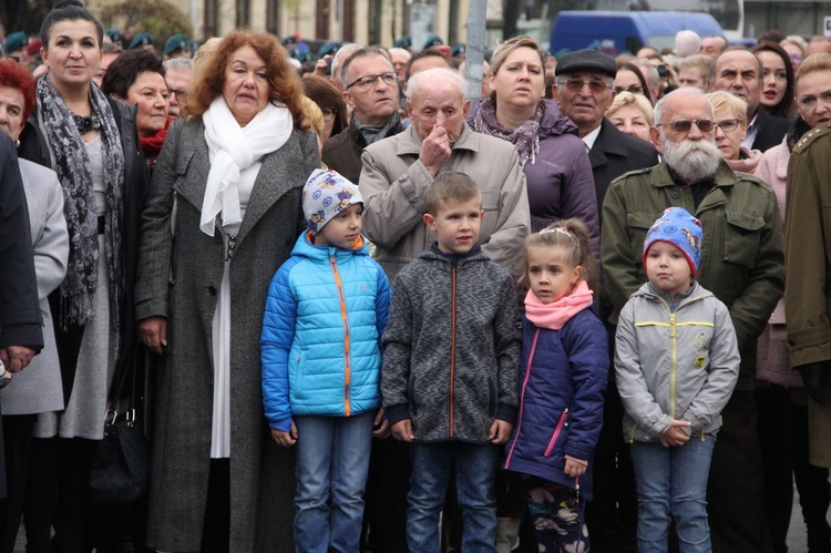 Odsłonięcie pomnika J. Piłsudskiego w Nowym Sączu