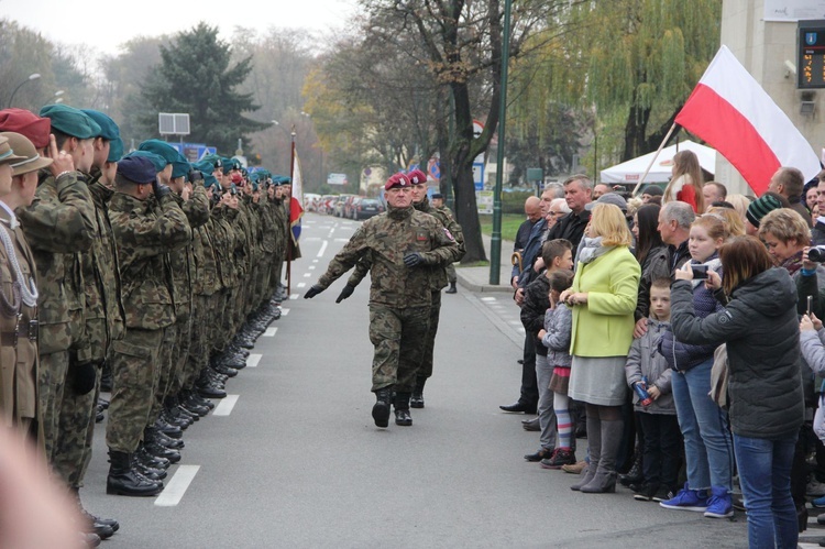 Odsłonięcie pomnika J. Piłsudskiego w Nowym Sączu