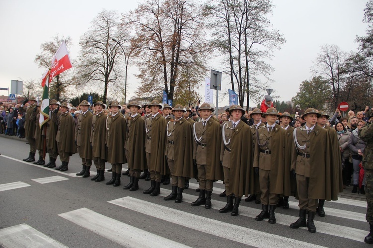 Odsłonięcie pomnika J. Piłsudskiego w Nowym Sączu