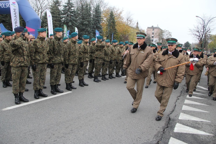 Odsłonięcie pomnika J. Piłsudskiego w Nowym Sączu