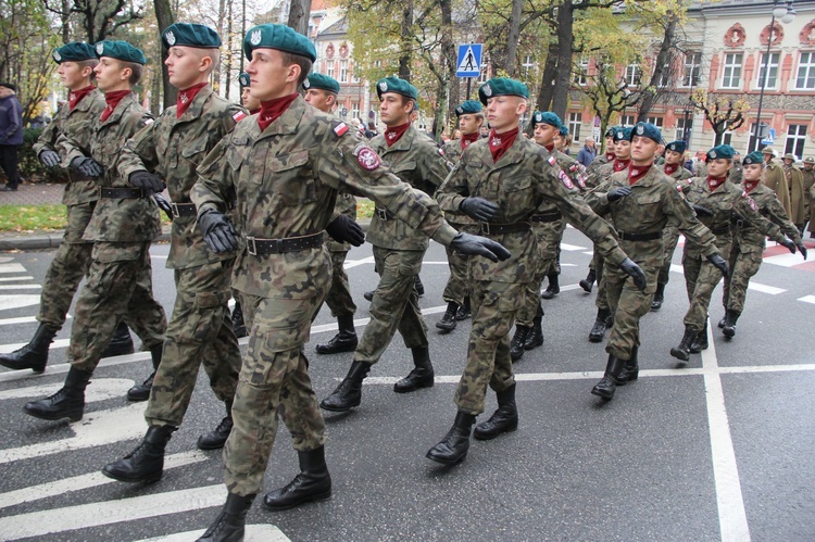 Odsłonięcie pomnika J. Piłsudskiego w Nowym Sączu