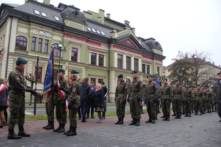 Odsłonięcie pomnika J. Piłsudskiego w Nowym Sączu