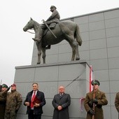 Odsłonięcie pomnika J. Piłsudskiego w Nowym Sączu