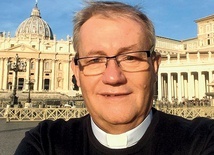 Ks. Janusz pierwszy raz na funkcję moderatora został wybrany  w 2012 roku. Wcześniej był przełożonym domu w Głogowie.