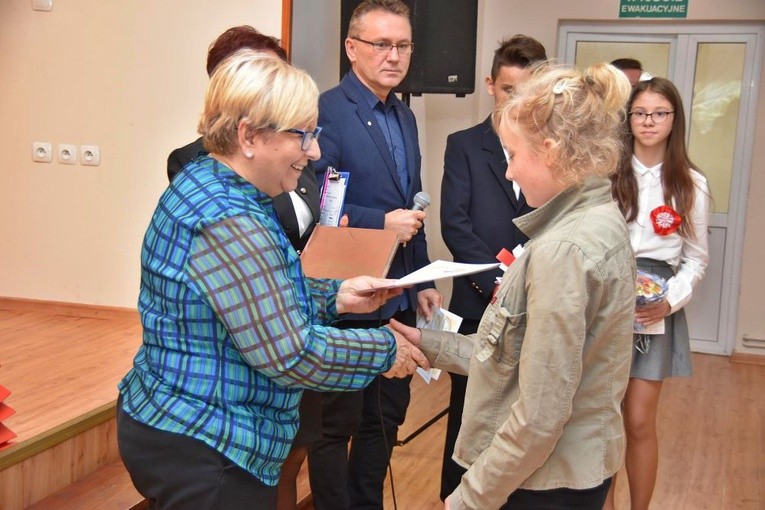 Pieśni patriotyczne na „Wysypisku” w Lutomii Dolnej