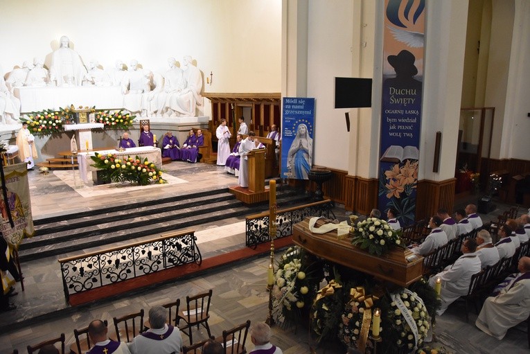 Pogrzeb ks. Wojciecha Łosia w Nowym Targu cz. 1
