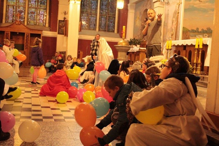 Święci na ulicach Nowej Soli