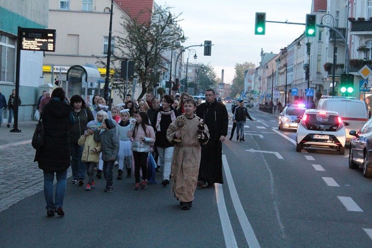 Święci na ulicach Nowej Soli