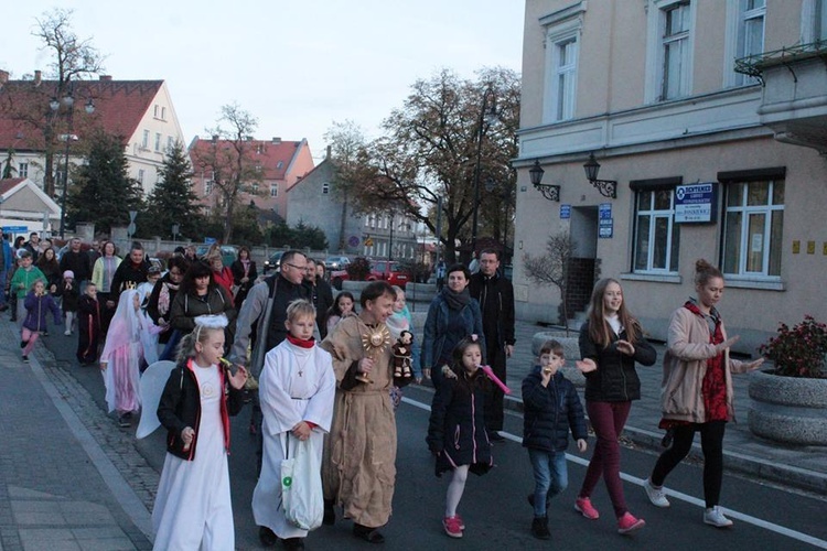 Święci na ulicach Nowej Soli