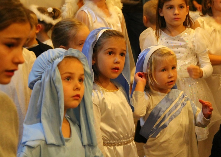 Parada i Bal Wszystkich Świętych we Wrocławiu-Strachocinie