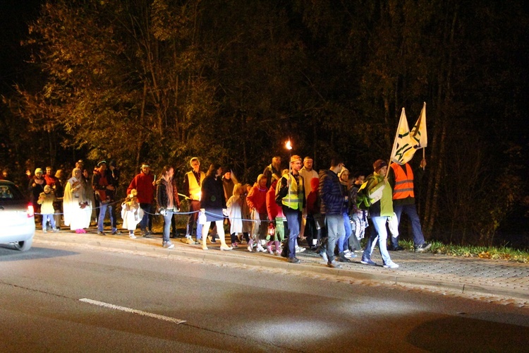 Parada i Bal Wszystkich Świętych we Wrocławiu-Strachocinie