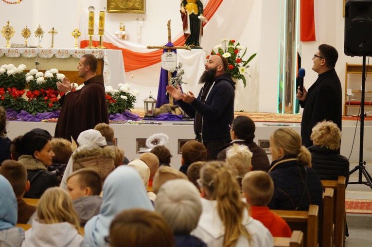 "Holy Wins" we Wschowie