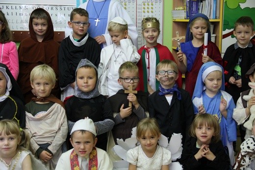 Bal Wszystkich Świętych w przedszkolu u służebniczek w Rydułtowach