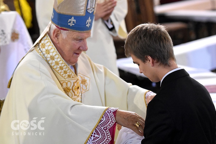 Nałożenie tunik I rokowi i rozpoczęcie kandydatury przez rok V