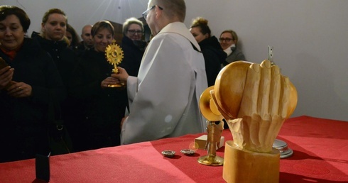 Święci z miasta ściągnięci