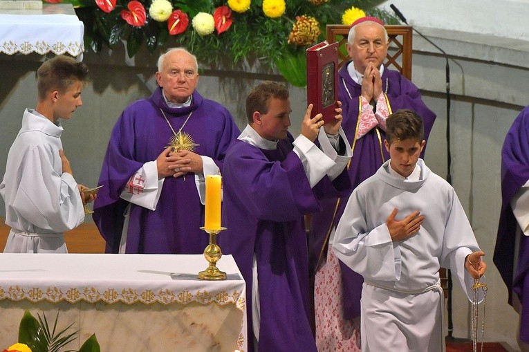 Pogrzeb ks. Wojciecha Łosia w Nowym Targu cz. 2