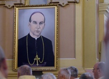 Portret sługi Bożego bp. Piotra Gołębiowskiego w kościele w Jedlińsku