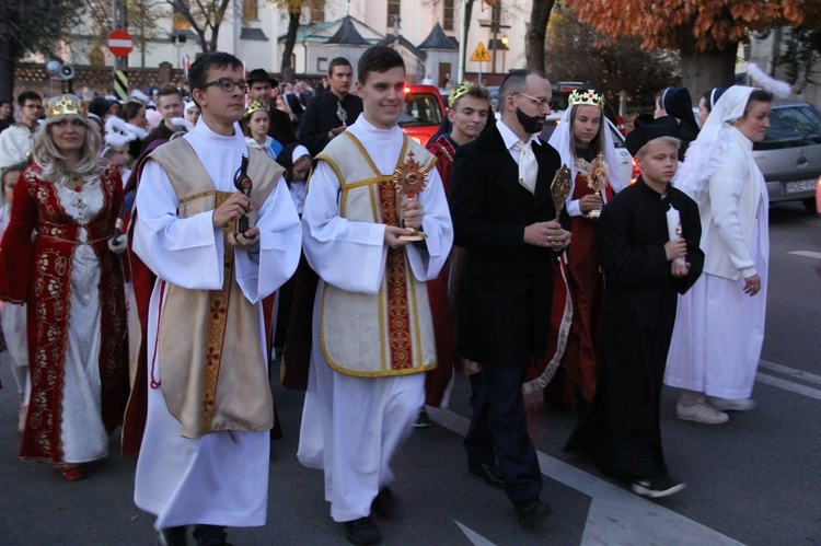 Dębicki Pochód Świętych