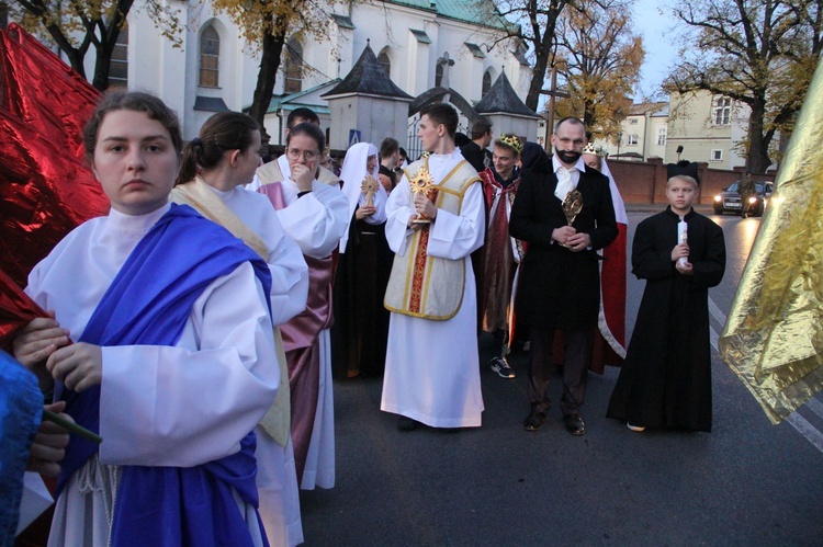 Dębicki Pochód Świętych