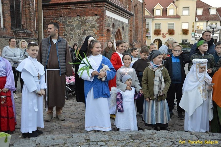 Korowód świętych w Sulęcinie