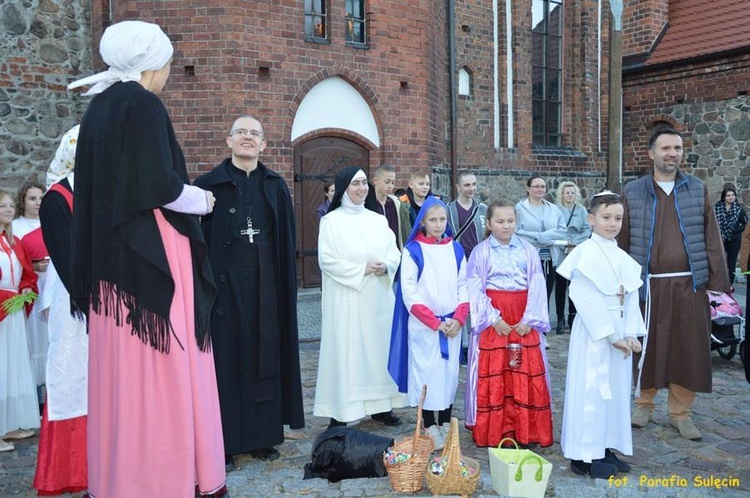 Korowód świętych w Sulęcinie