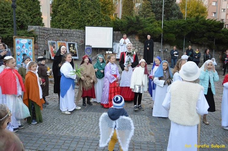 Korowód świętych w Sulęcinie