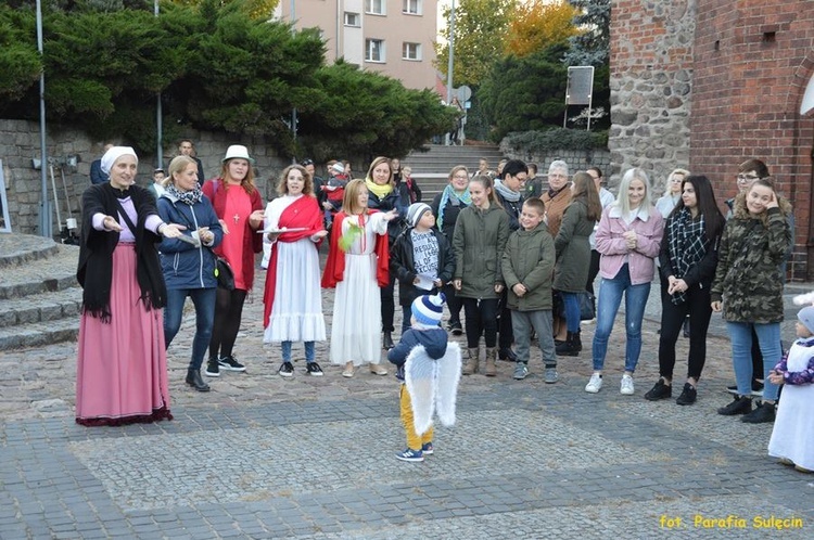 Korowód świętych w Sulęcinie