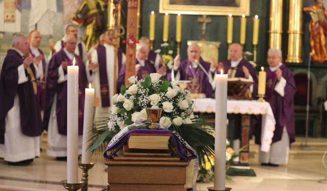 Liturgia pogrzebowa w kościele św. Klemensa