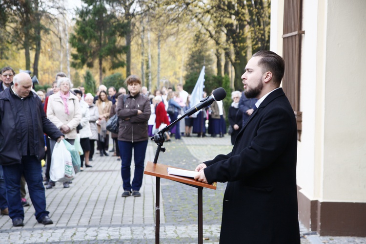 Nabożeństwo na cmentarzu Centralnym w Gliwicach