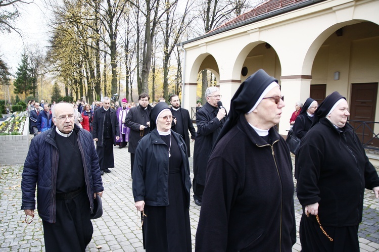 Nabożeństwo na cmentarzu Centralnym w Gliwicach