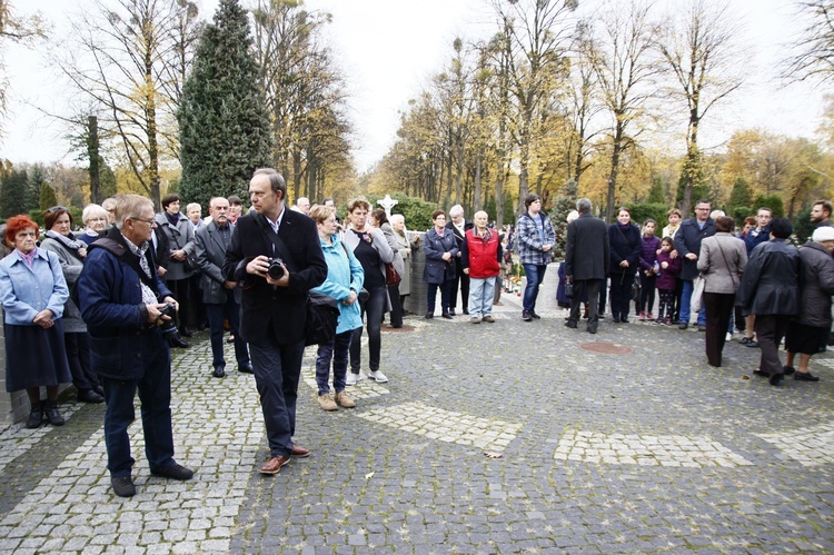 Nabożeństwo na cmentarzu Centralnym w Gliwicach