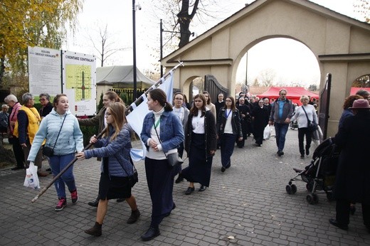 Nabożeństwo na cmentarzu Centralnym w Gliwicach