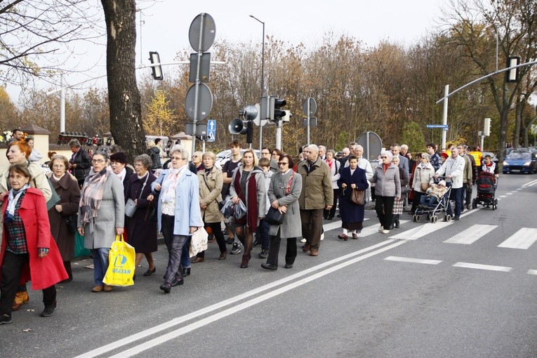 Nabożeństwo na cmentarzu Centralnym w Gliwicach