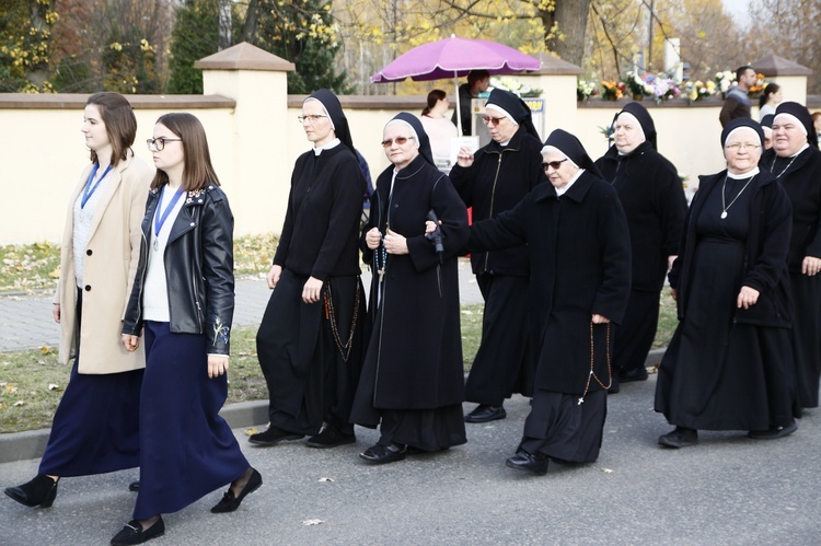 Nabożeństwo na cmentarzu Centralnym w Gliwicach