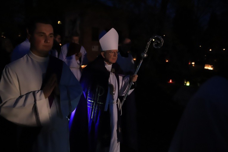 Msza św. w kaplicy cmentarza Rakowickiego - 1 listopada 2018