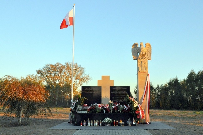 Osłonięcie pomnika żołnierzy ZZK