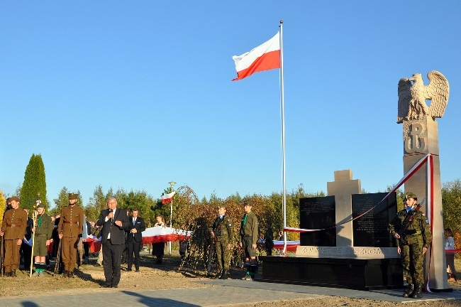 Osłonięcie pomnika żołnierzy ZZK