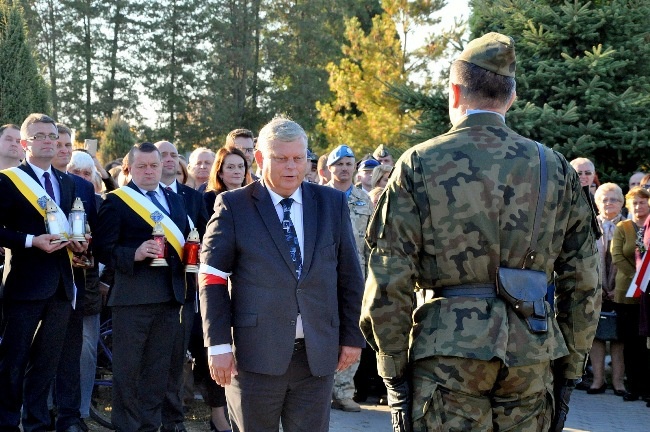 Osłonięcie pomnika żołnierzy ZZK