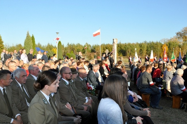 Osłonięcie pomnika żołnierzy ZZK