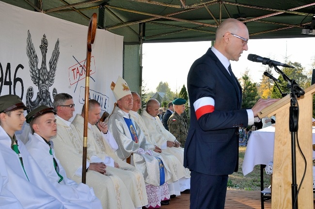 Osłonięcie pomnika żołnierzy ZZK