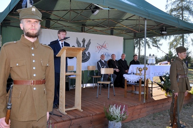 Osłonięcie pomnika żołnierzy ZZK