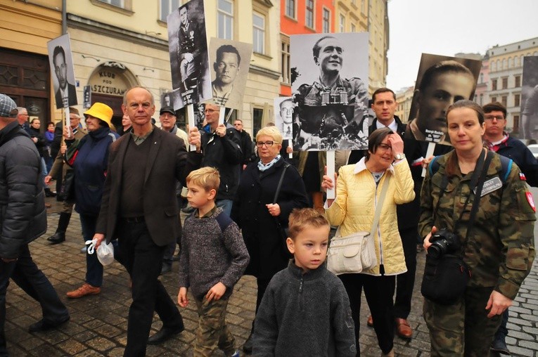 V Krakowskie Zaduszki za Żołnierzy Wyklętych-Niezłomnych Cz. 2