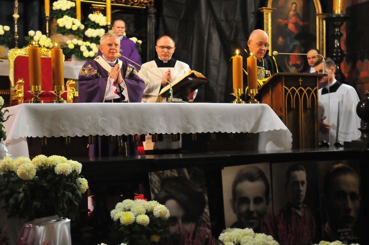 V Krakowskie Zaduszki za Żołnierzy Wyklętych-Niezłomnych Cz. 2